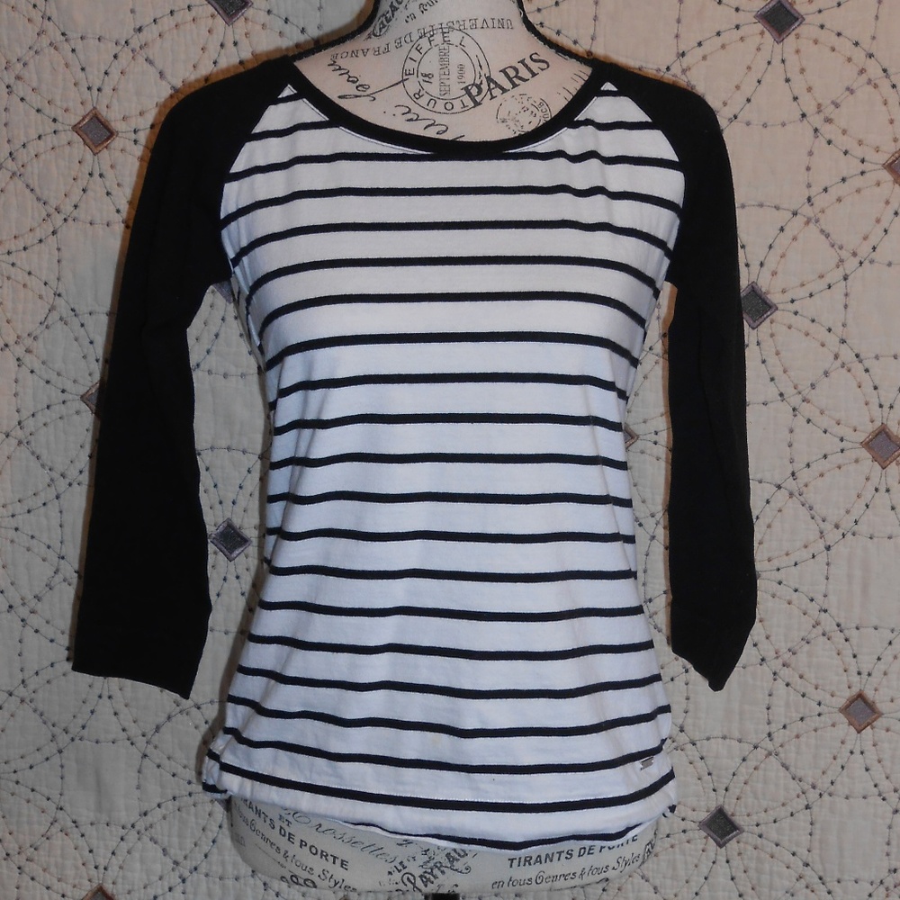 EUC Tommy Hilfiger Striped 3/4 Sleeve Top XS